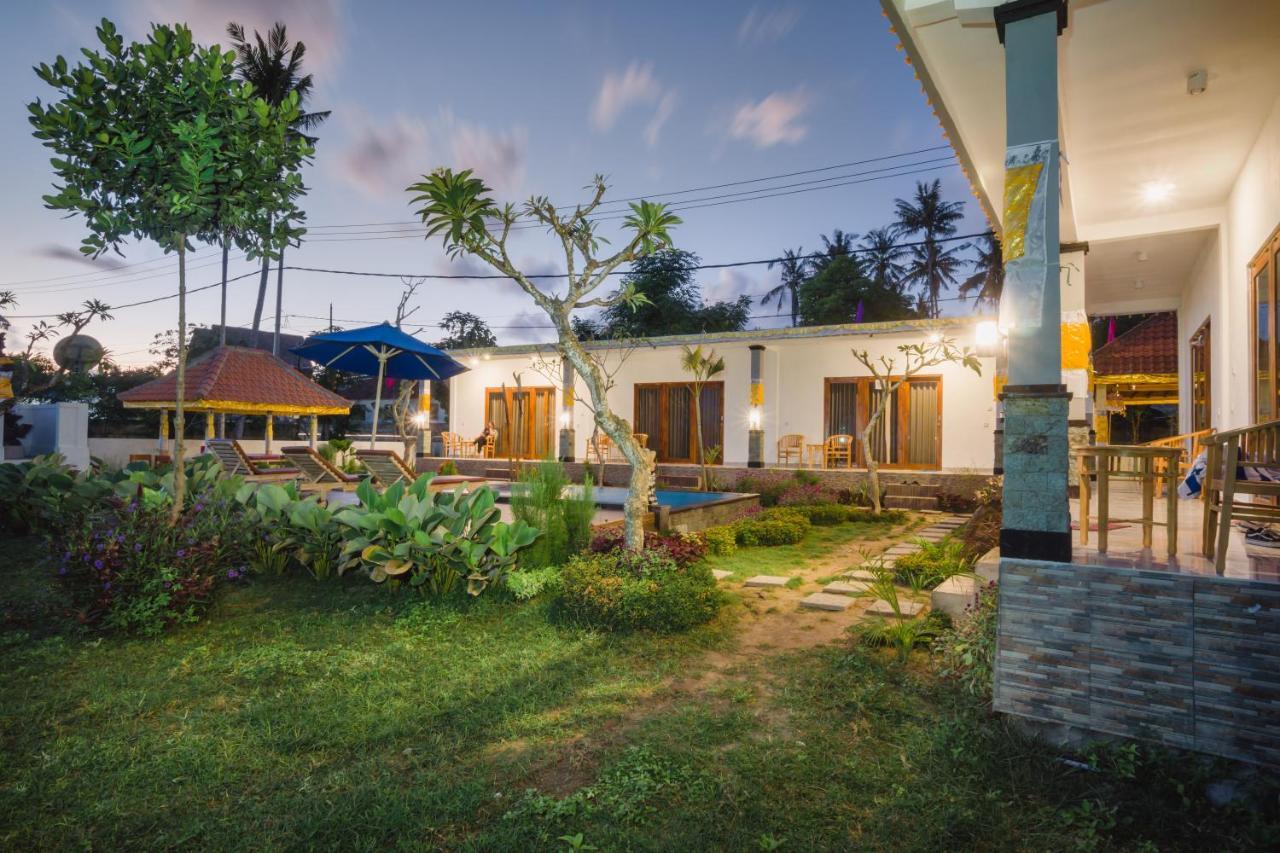 Pi Karya Beach Batununggul Buitenkant foto